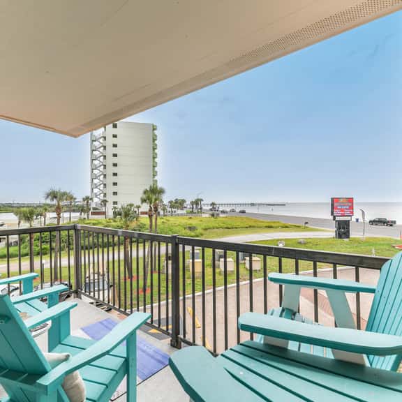 Jewell By The Sea - Image 1